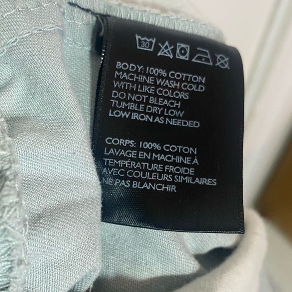 Urban Outfitters BDG Pleated Trouser Shorts Blue Floral 4  high waisted - Picture 2 of 6